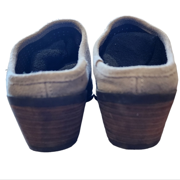 Me Too Zadiee Mules Shoes Women's 6M Beige Suede Stacked Heel Slip On - Picture 9 of 11